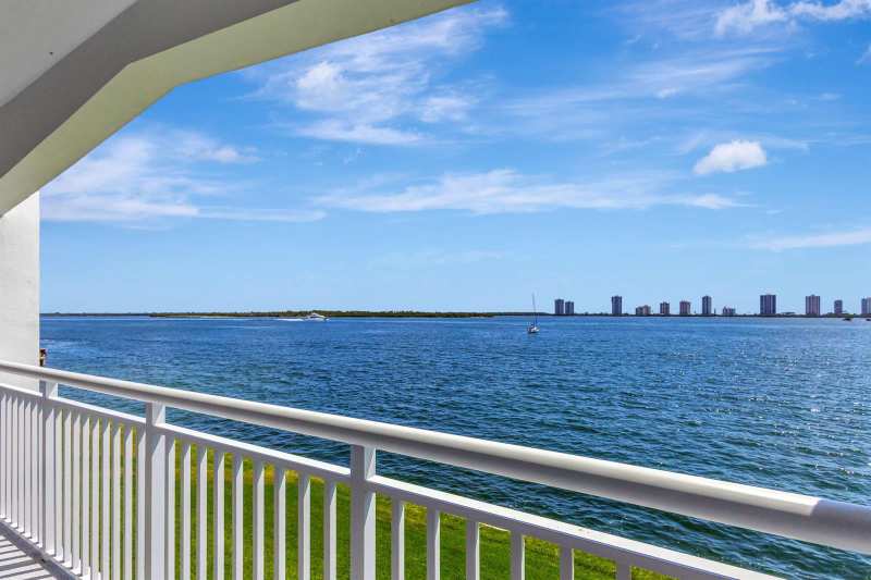 100 Shore Court # 210, North Palm Beach FL 33408
