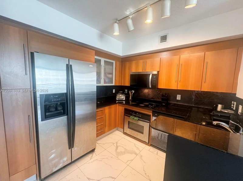335 S Biscayne Blvd # 3300, Miami FL 33131
