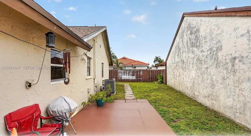 7010 SW 103rd Pl, Miami FL 33173