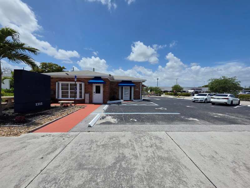 1315 N Dixie Highway # 3, FL 33460