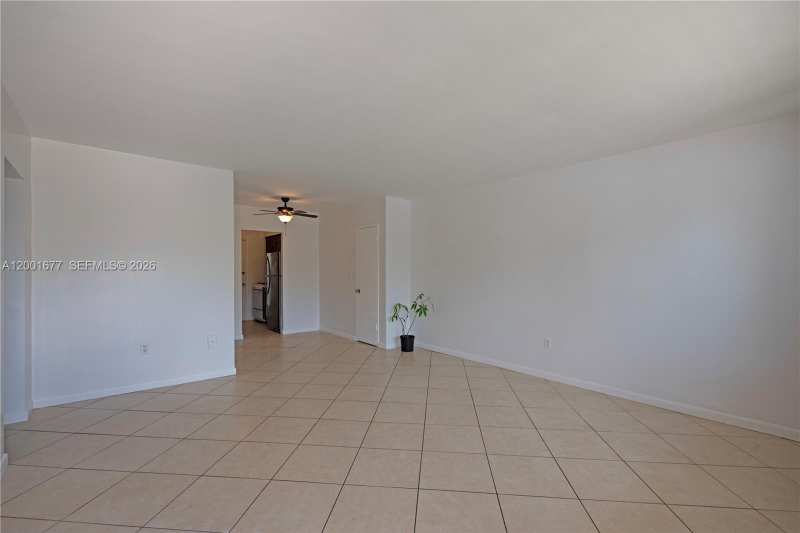 2250 Bay Dr # 4, Miami Beach FL 33141