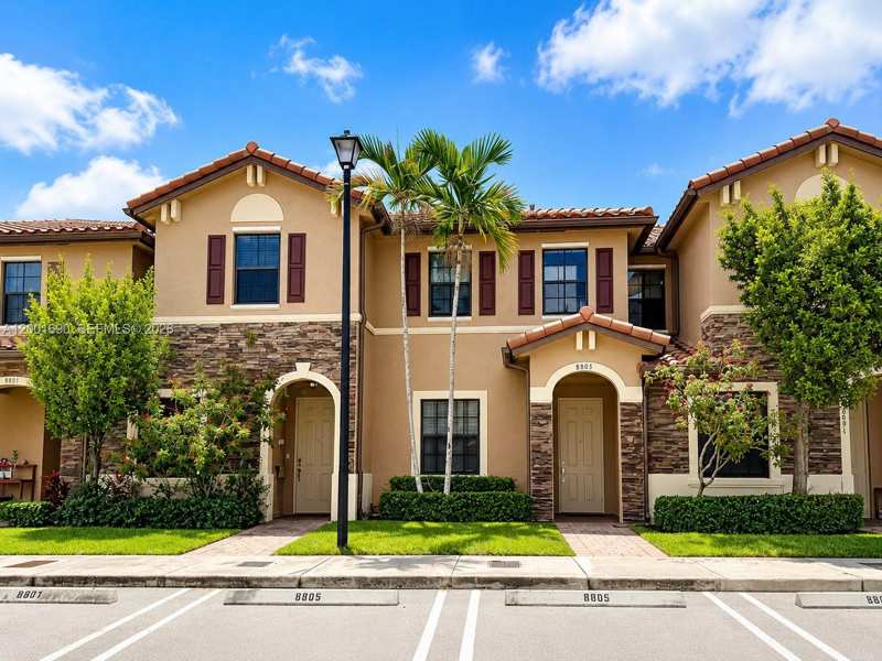 8913 W 35th Way, Hialeah FL 33018