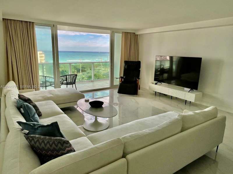 100 Bayview Dr # 1006, Sunny Isles Beach FL 33160