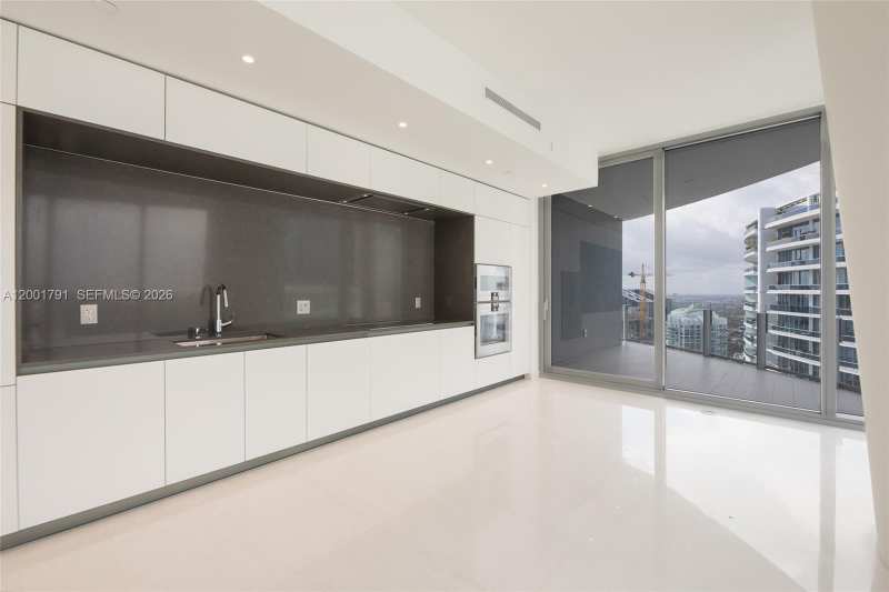 300 Biscayne Boulevard Way # 4708W, Miami FL 33131