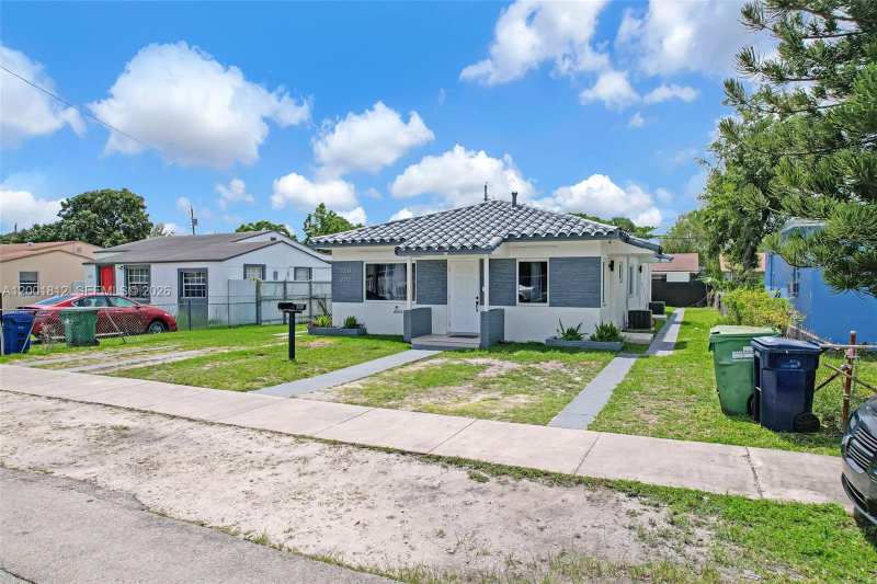 2020 NW 51st St, Miami FL 33142