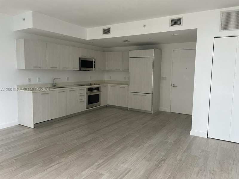 55 SW 9th St # 3102, Miami FL 33130