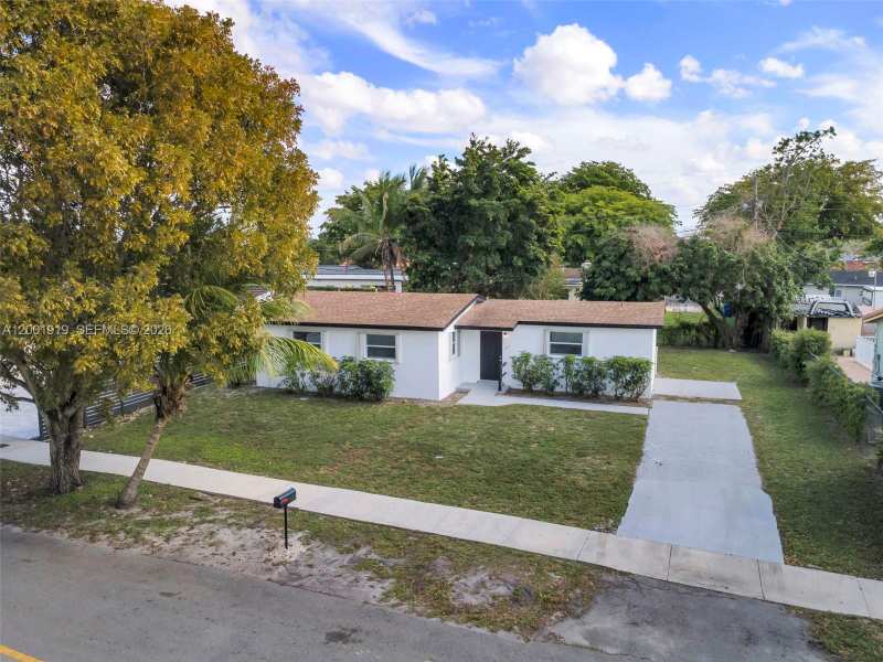 7970 NW 176th St, Hialeah FL 33015
