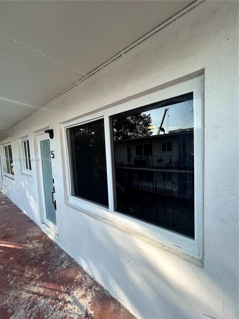1140 NW 1st Pl # 4, Miami FL 33136