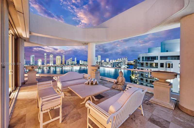 7000 Island Blvd # 02, Aventura FL 33160