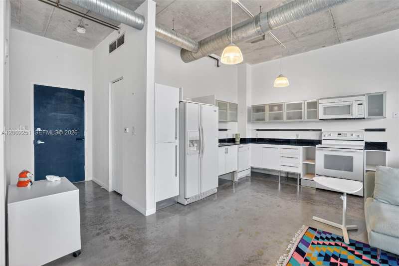 10 SW South River Dr # 1410, Miami FL 33130