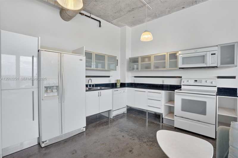 10 SW South River Dr # 1410, Miami FL 33130