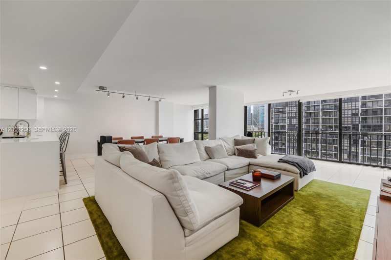 1915 Brickell Ave # C1404, Miami FL 33129