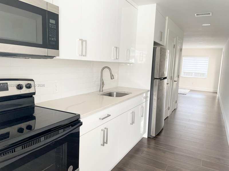 471 NW 32nd Ct # B, Miami FL 33125