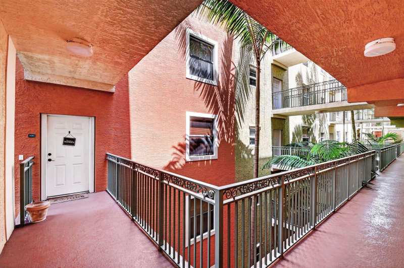1610 Presidential Way # 309, West Palm Beach FL 33401
