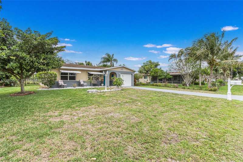 4871 NW 13th Ave, Deerfield Beach FL 33064