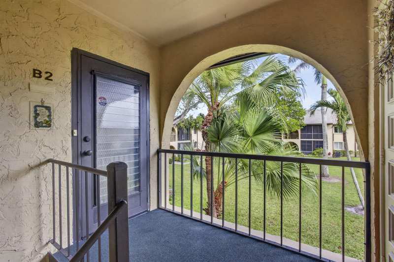 301 Pine Ridge Circle # 2, FL 33463