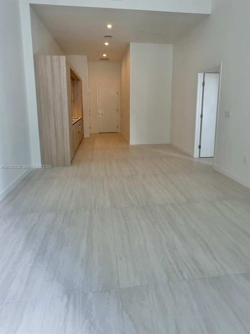 77 SE 5th street # 1010, Miami FL 33131