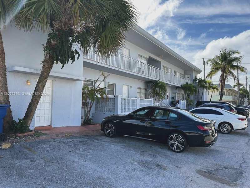 8545 Harding Ave # 5, Miami Beach FL 33141