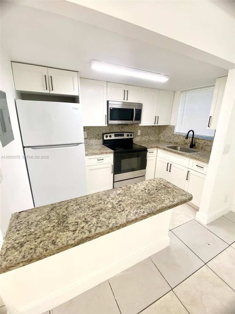 850 SW 74 TER # 1, North Lauderdale FL 33068
