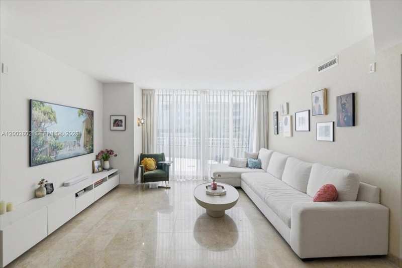 801 Brickell Key Blvd # 409, Miami FL 33131