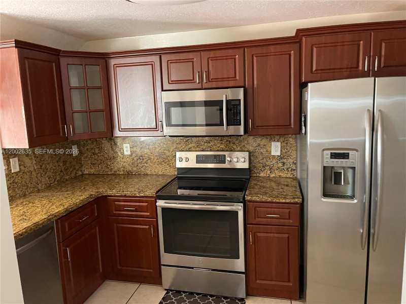 8067 NW 199th Ter, Hialeah FL 33015