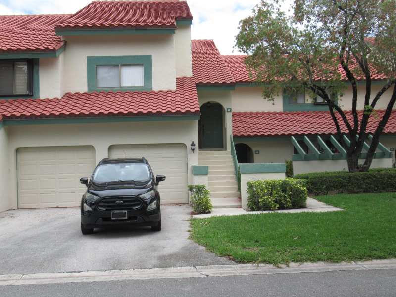 4 Lexington Lane E # F, Palm Beach Gardens FL 33418