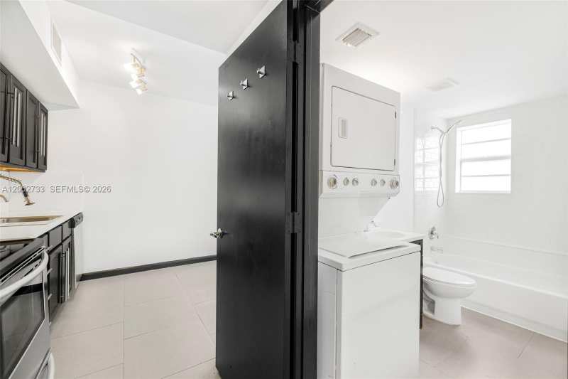 1876 SW 11th Ter # 302, Miami FL 33135