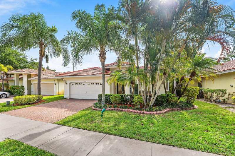 104 Hidden Hollow, Palm Beach Gardens FL 33418