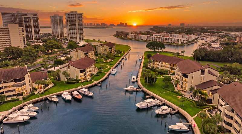 1109 E Marine Way E, North Palm Beach FL 33408