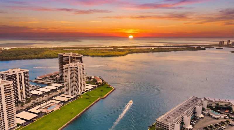 1109 E Marine Way E, North Palm Beach FL 33408