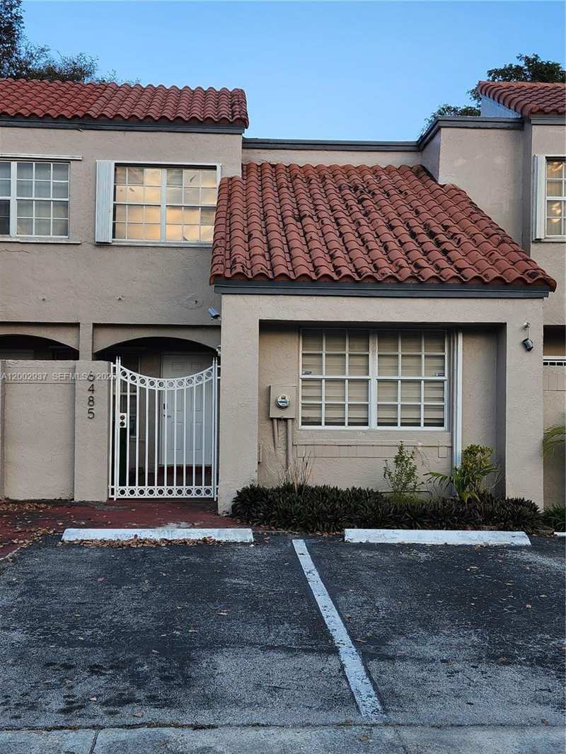 6485 SW 129th Ave, Miami FL 33183