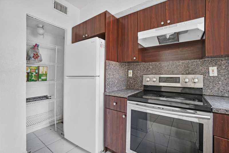 306 NW 84th Terrace # 306, Miami FL 33150