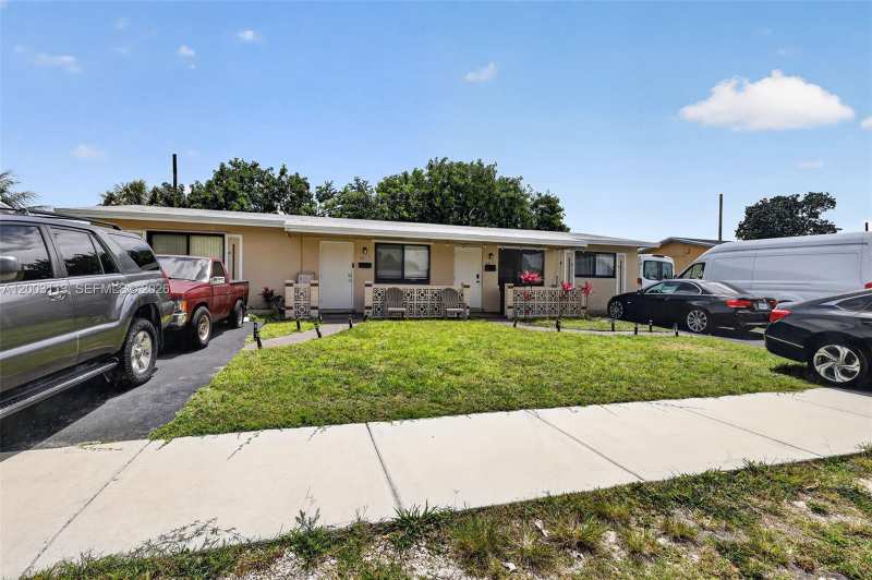 5814 Cleveland St, Hollywood FL 33021