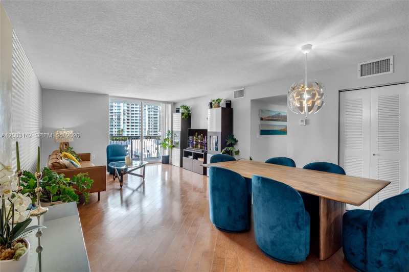 1200 Brickell Bay Dr # 1924, Miami FL 33131