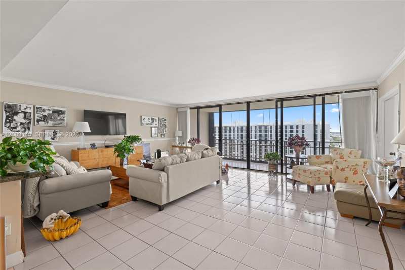 11113 Biscayne Blvd # 1554, Miami FL 33181