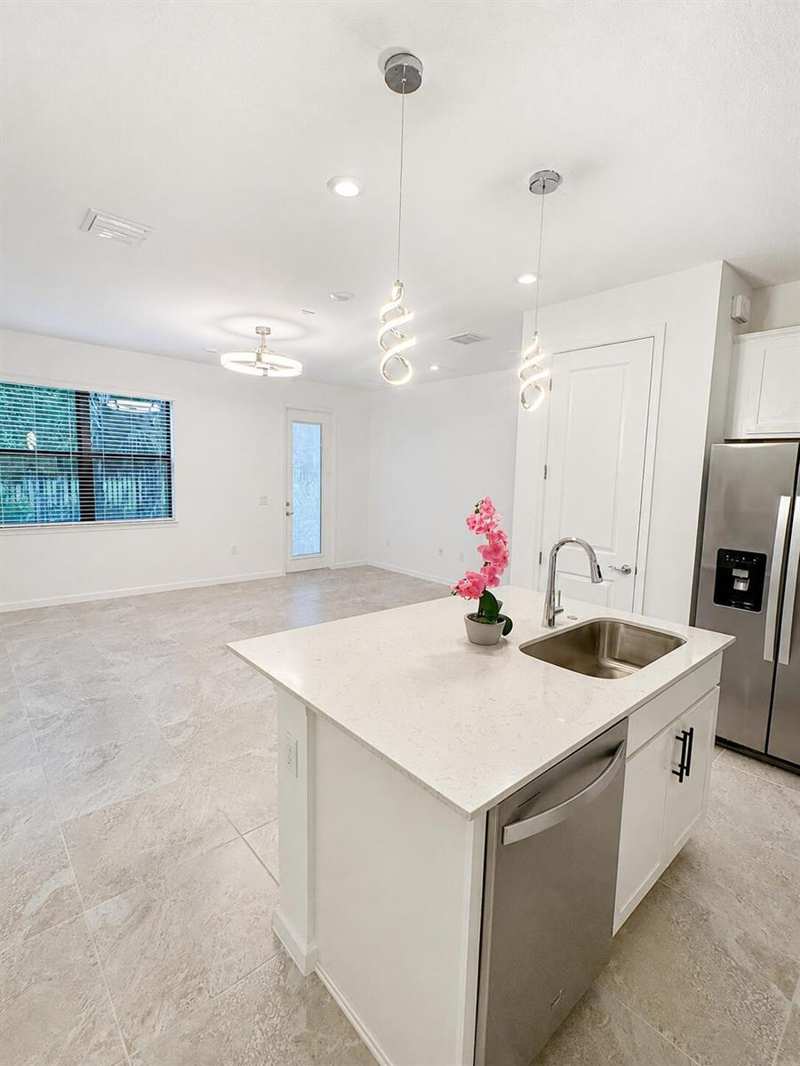 4333 Efendi Drive, Lantana FL 33462