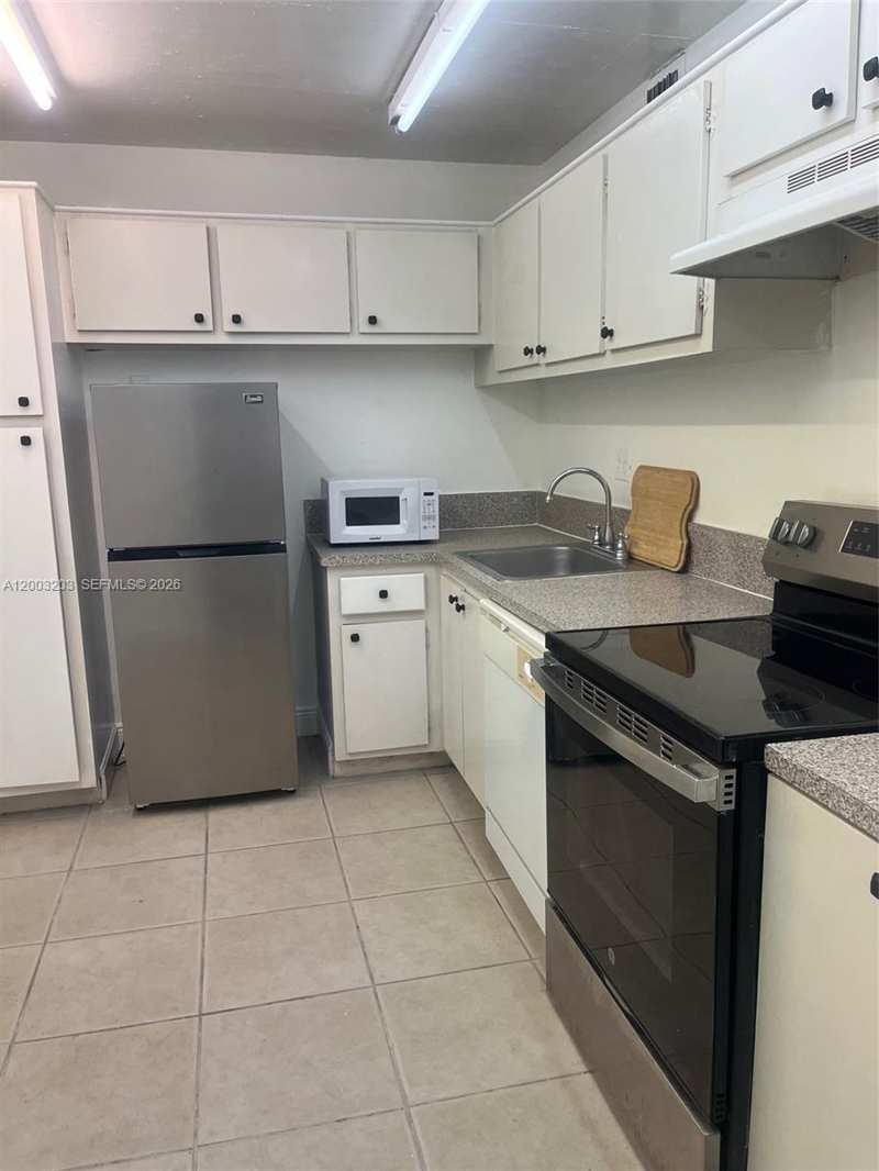 1800 Sans Souci Blvd # 218, North Miami FL 33181