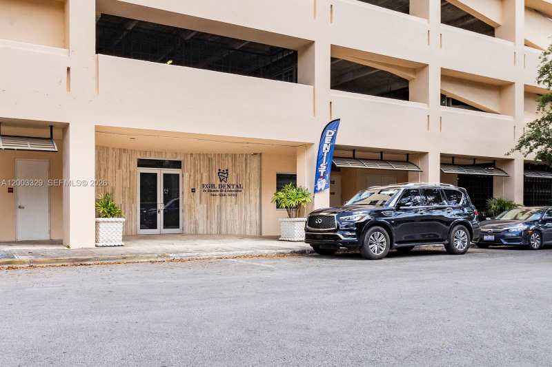 6141 Sunset Dr # 102, South Miami FL 33143