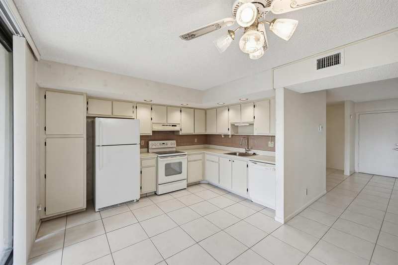 5370 Las Verdes Circle # 219, Delray Beach FL 33484