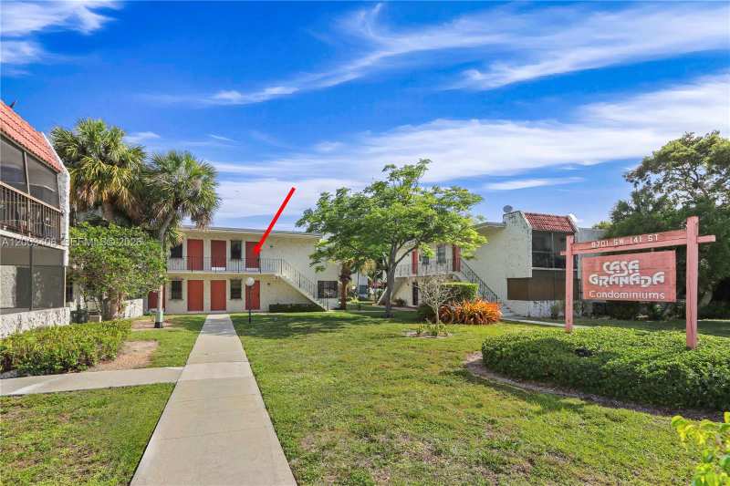 8701 SW 141st St # L8, Palmetto Bay FL 33176