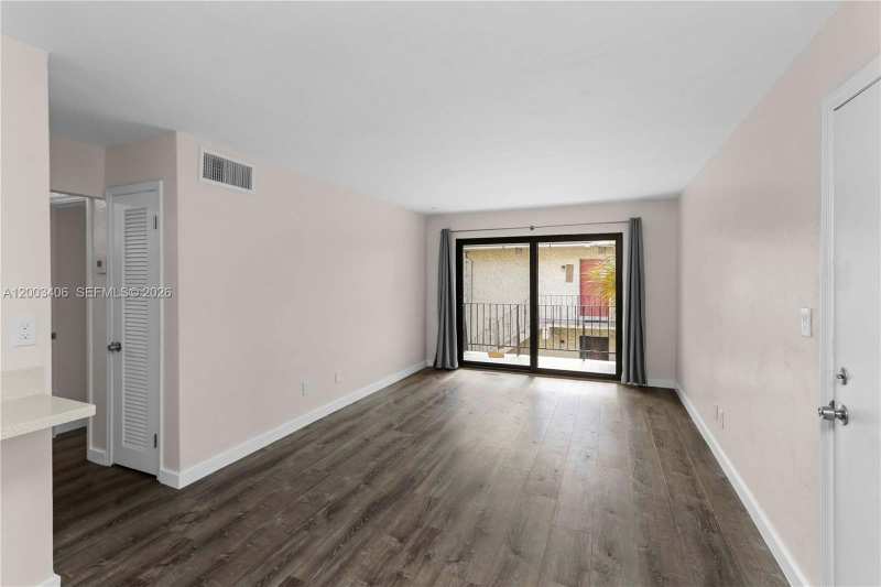8701 SW 141st St # L8, Palmetto Bay FL 33176