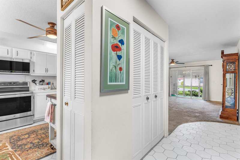 852 Salem Lane, Lake Worth FL 33467