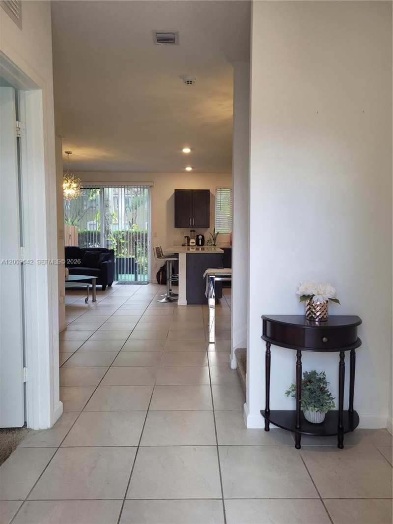 1015 SE 24th Ter, Homestead FL 33035