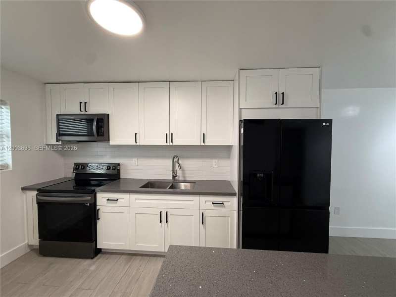 200 Galen Dr # 111, Key Biscayne FL 33149