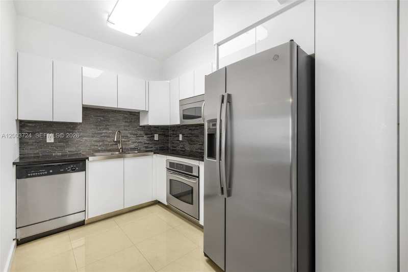 6365 Collins Ave # 805, Miami Beach FL 33141