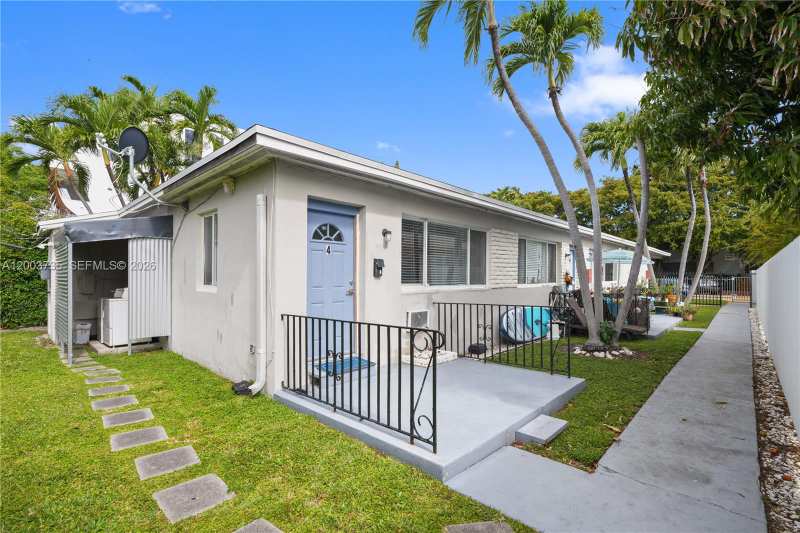 730 84th St, Miami Beach FL 33141
