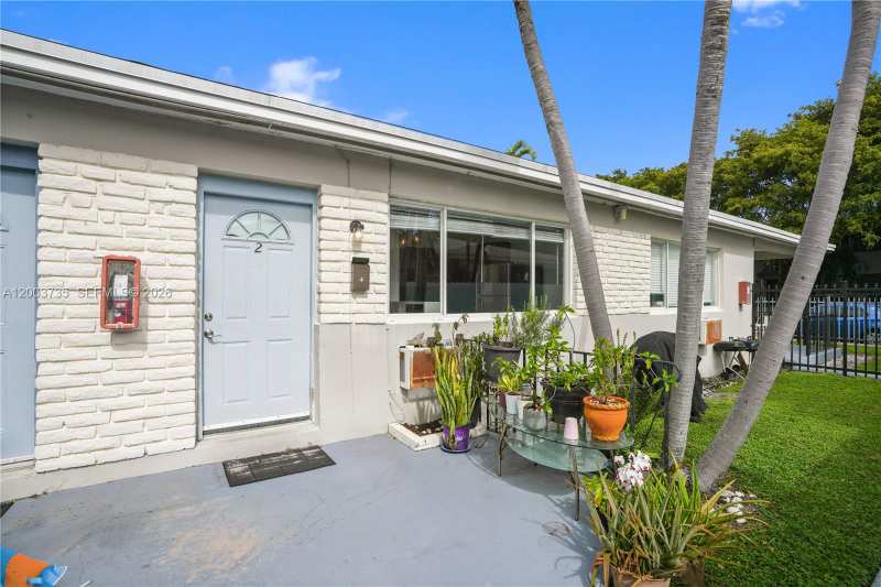 730 84th St, Miami Beach FL 33141