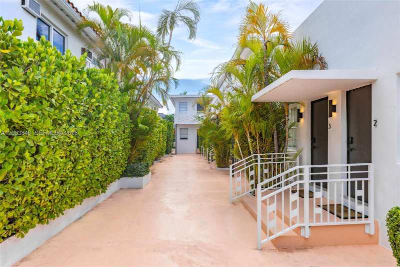 7320 Byron Ave, Miami Beach FL 33141