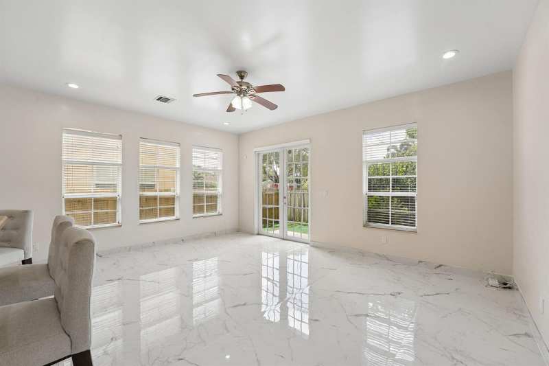 819 SW 7th Avenue, Fort Lauderdale FL 33315