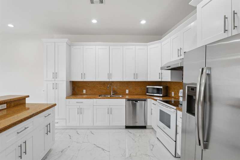 819 SW 7th Avenue, Fort Lauderdale FL 33315